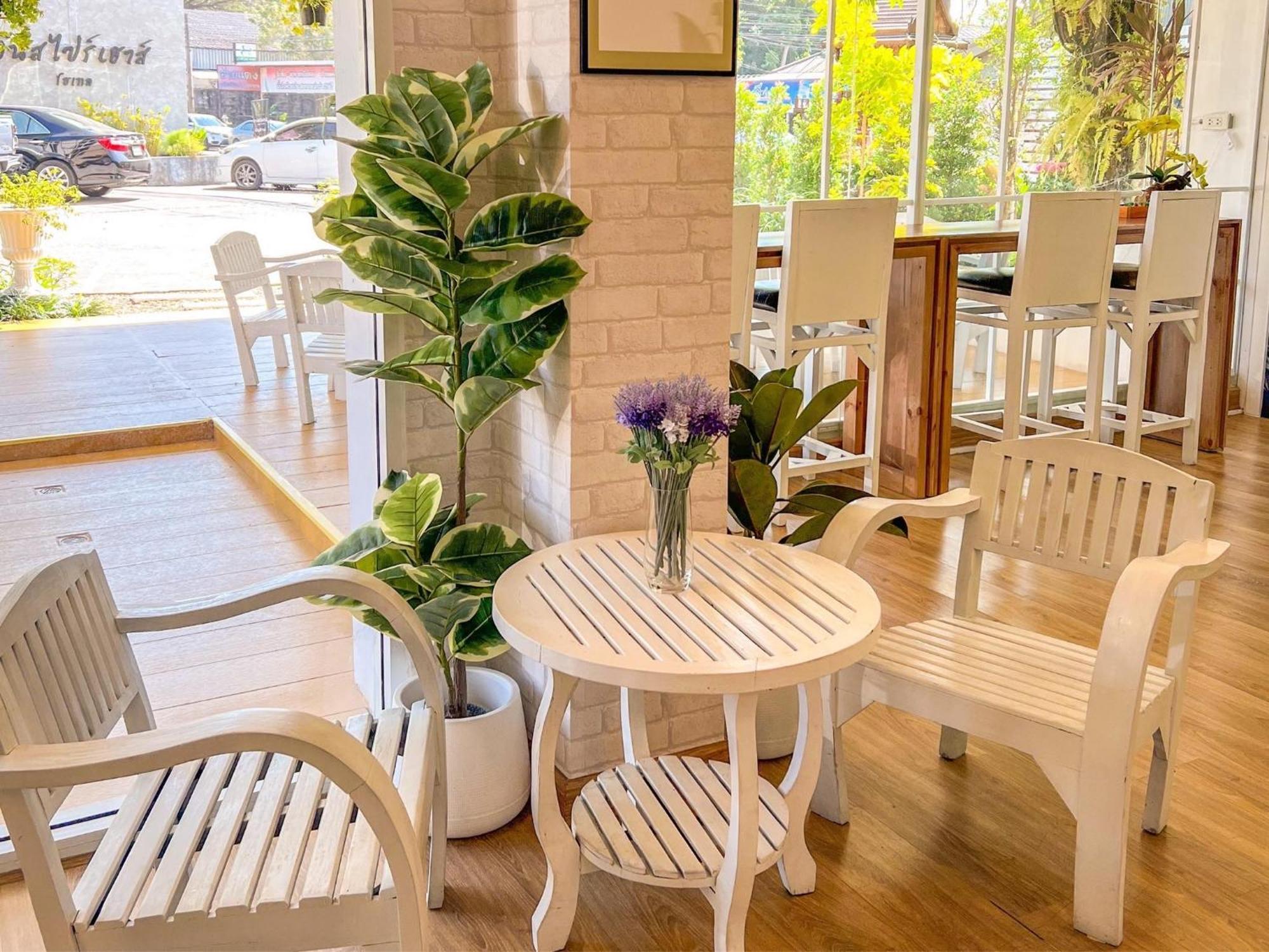 Inspire House Hotel Chiang Mai Bagian luar foto