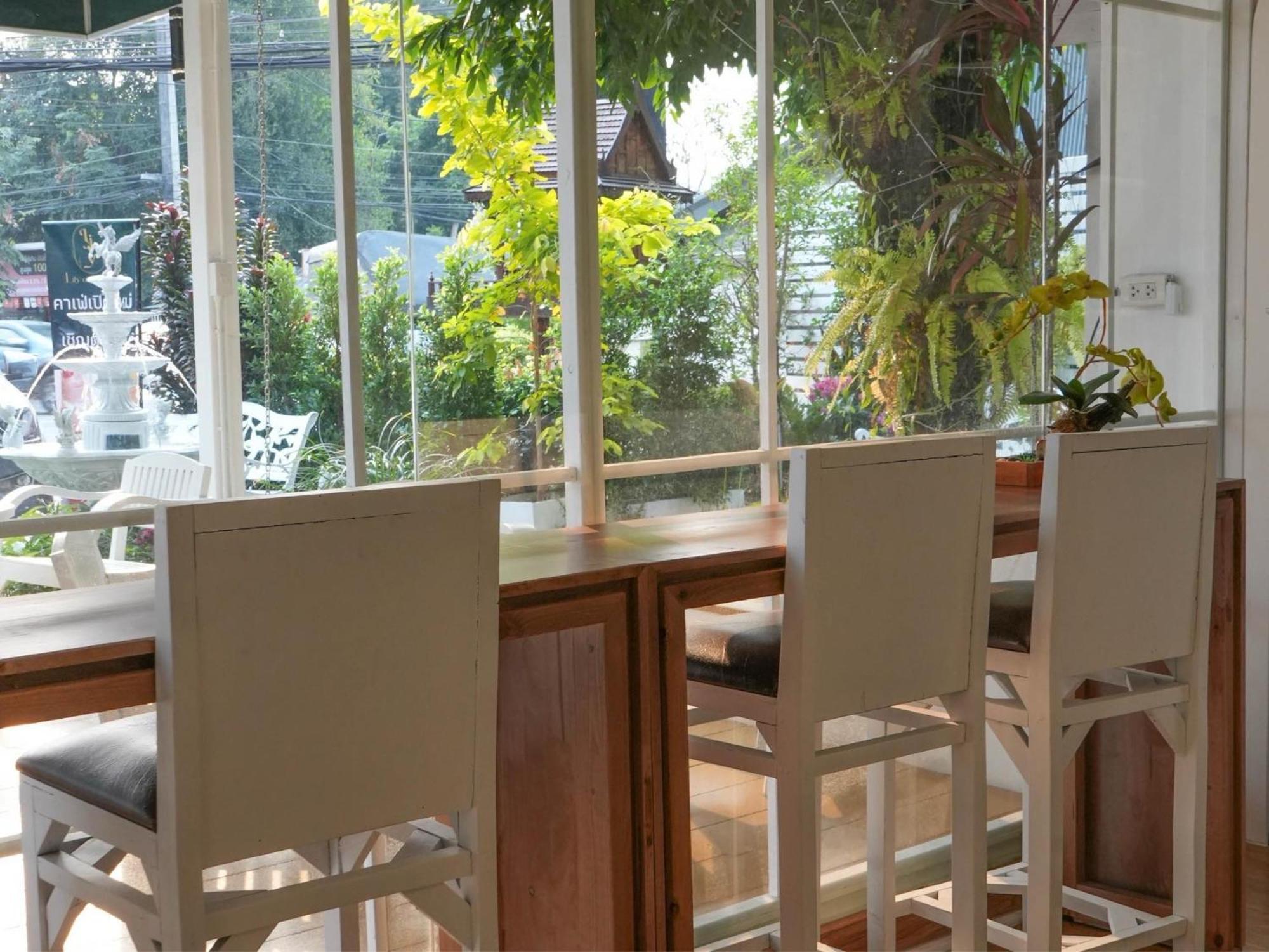 Inspire House Hotel Chiang Mai Bagian luar foto