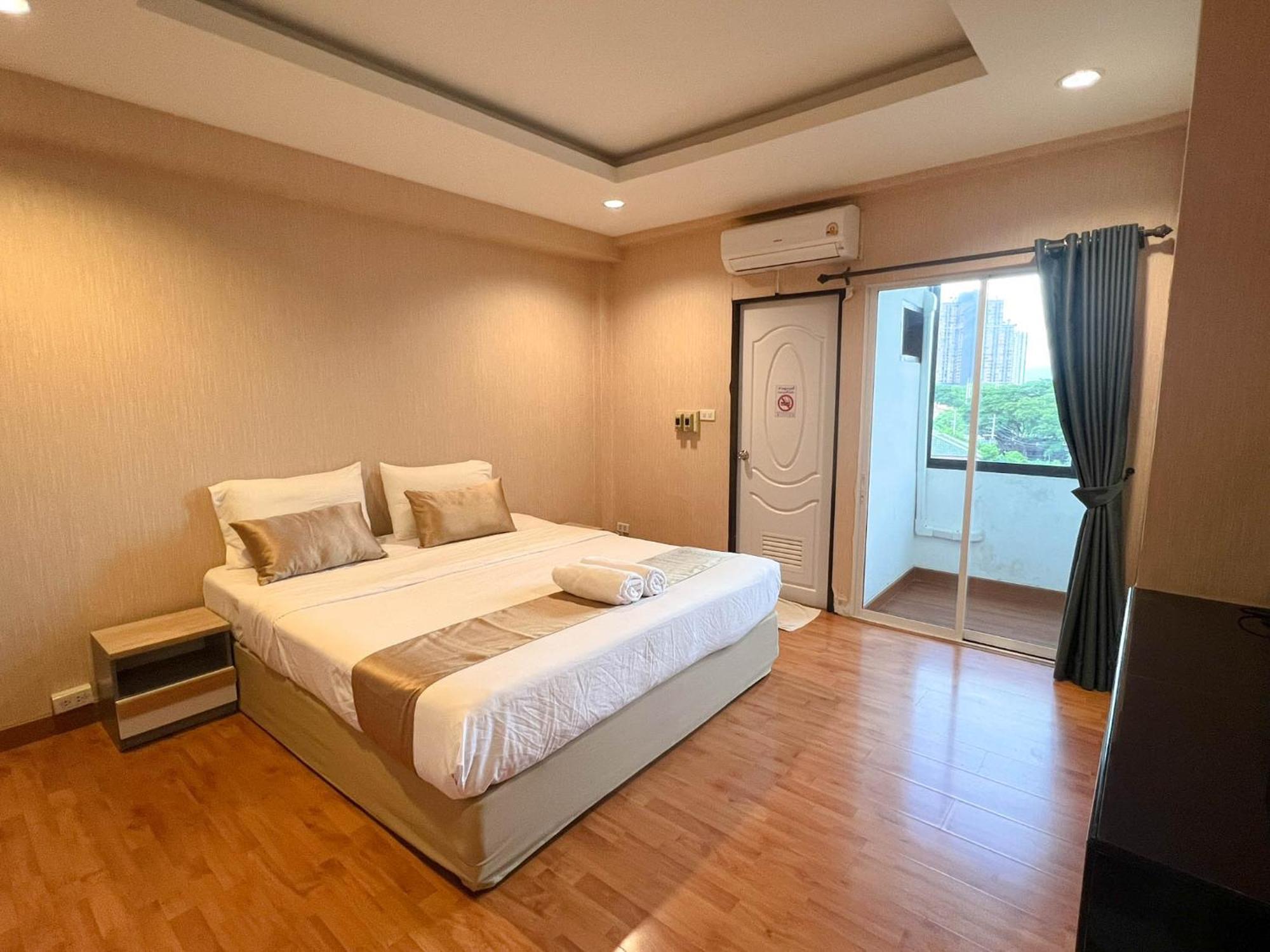 Inspire House Hotel Chiang Mai Bagian luar foto