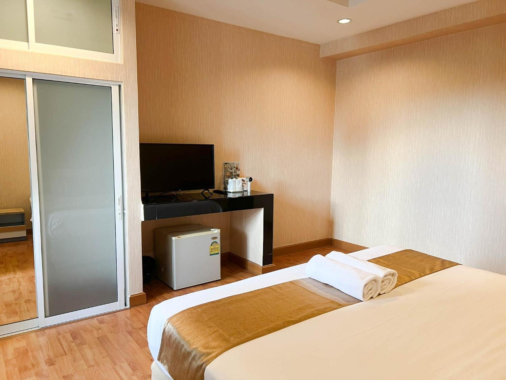 Inspire House Hotel Chiang Mai Bagian luar foto