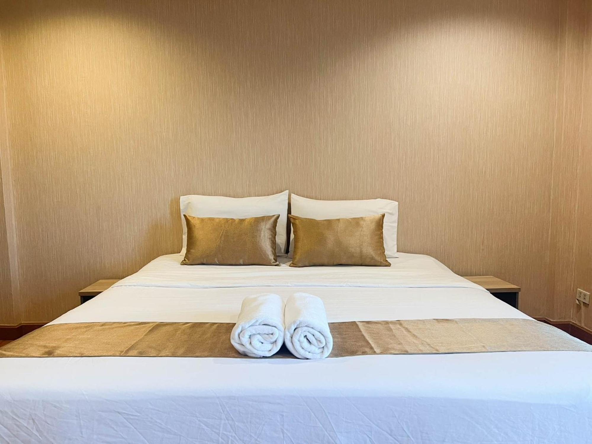Inspire House Hotel Chiang Mai Bagian luar foto